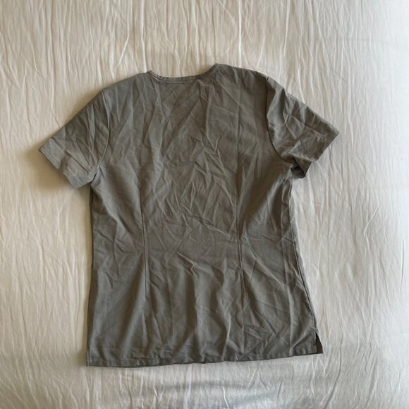 FIGS Gray Scrub Top (sz S) - Picture 5 of 5